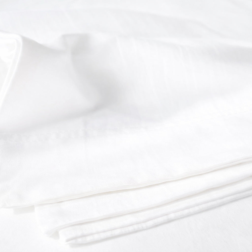 White Flat Sheet – 230 × 260 cm