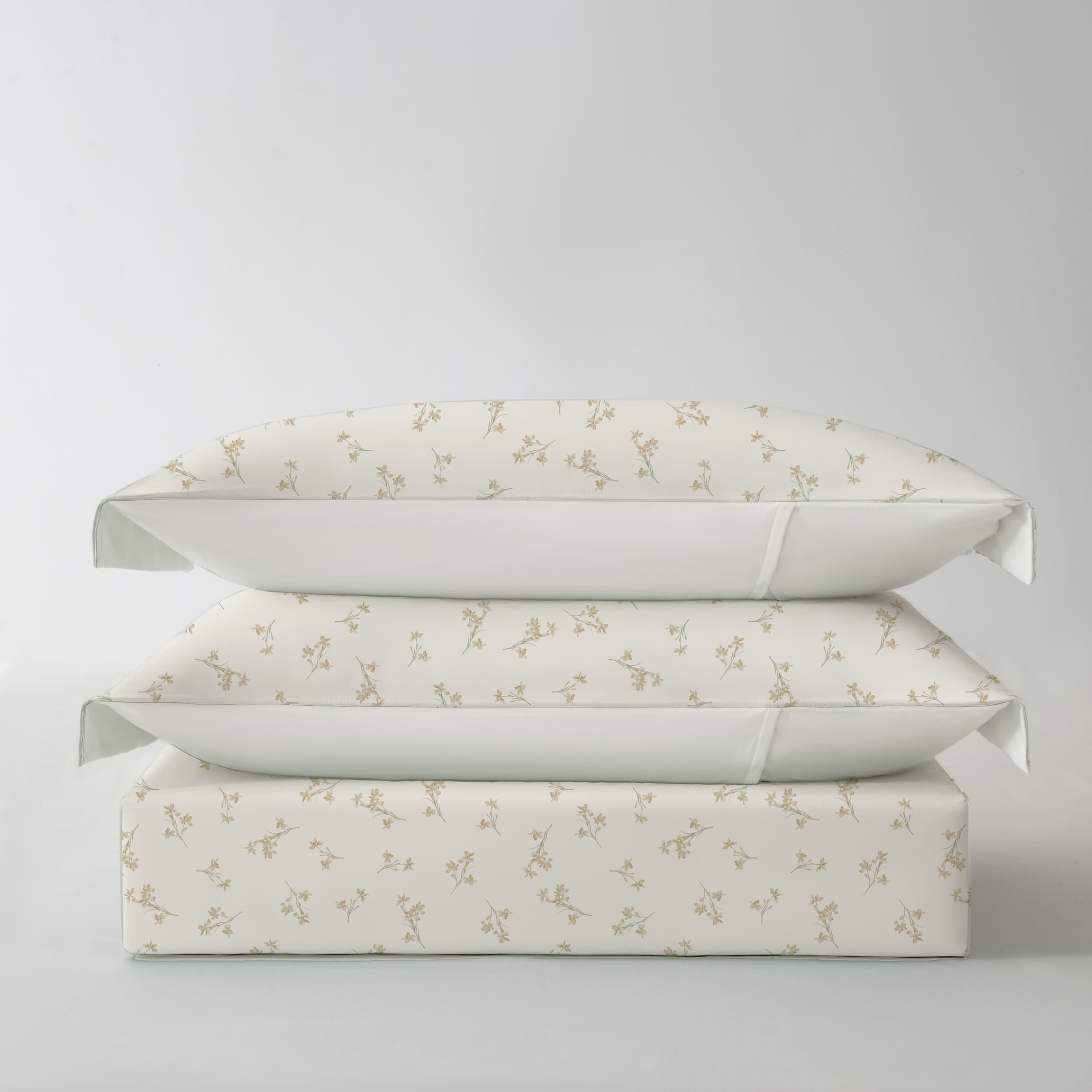 3-Sided Zipped Around Duvet Cover Set · Grey Bloom Floral