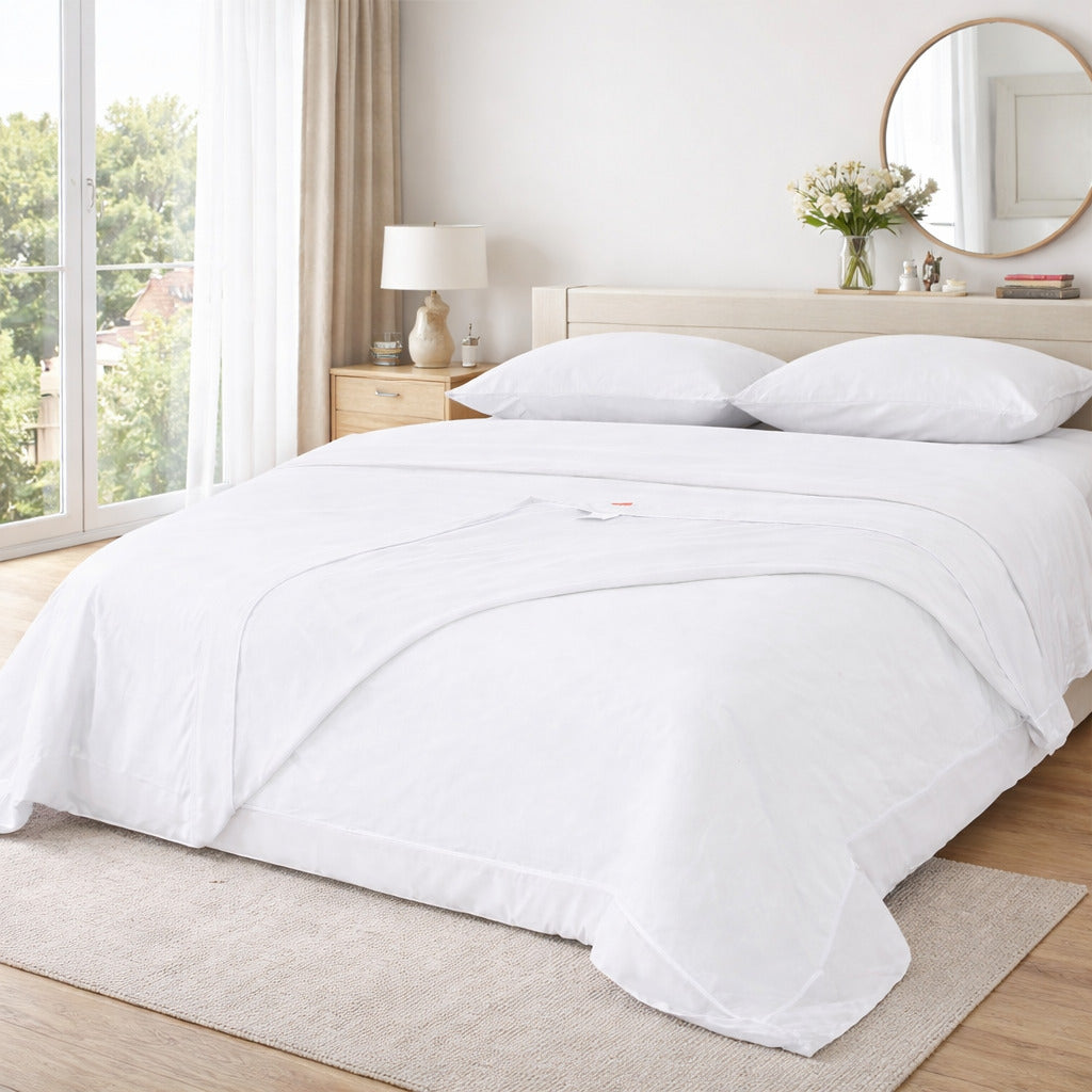 white duvet cover set with 3-sided zip, Redssen bedding with easy open design #color_cloud-white