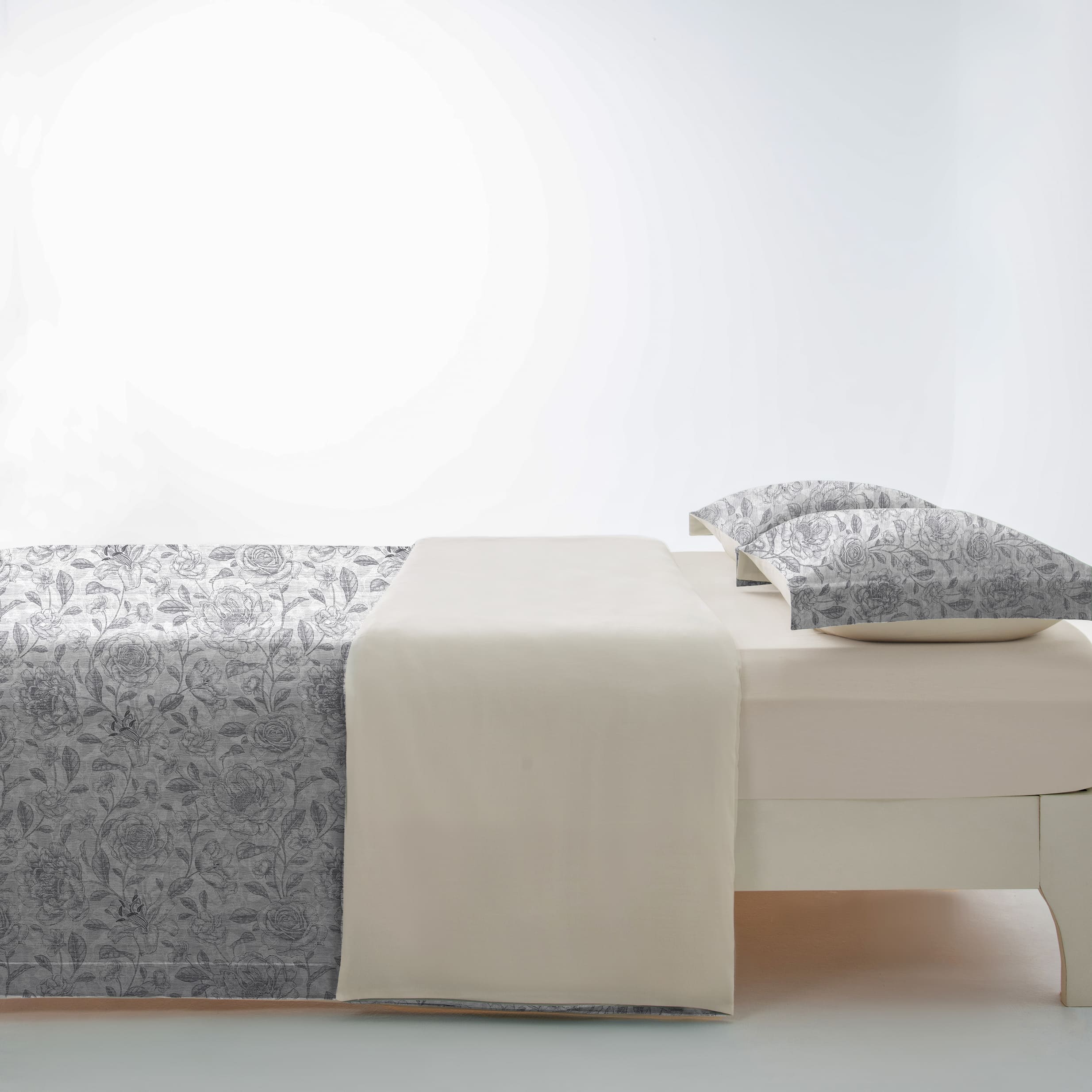 Easy to Use Duvet Cover Set · Rose Garden